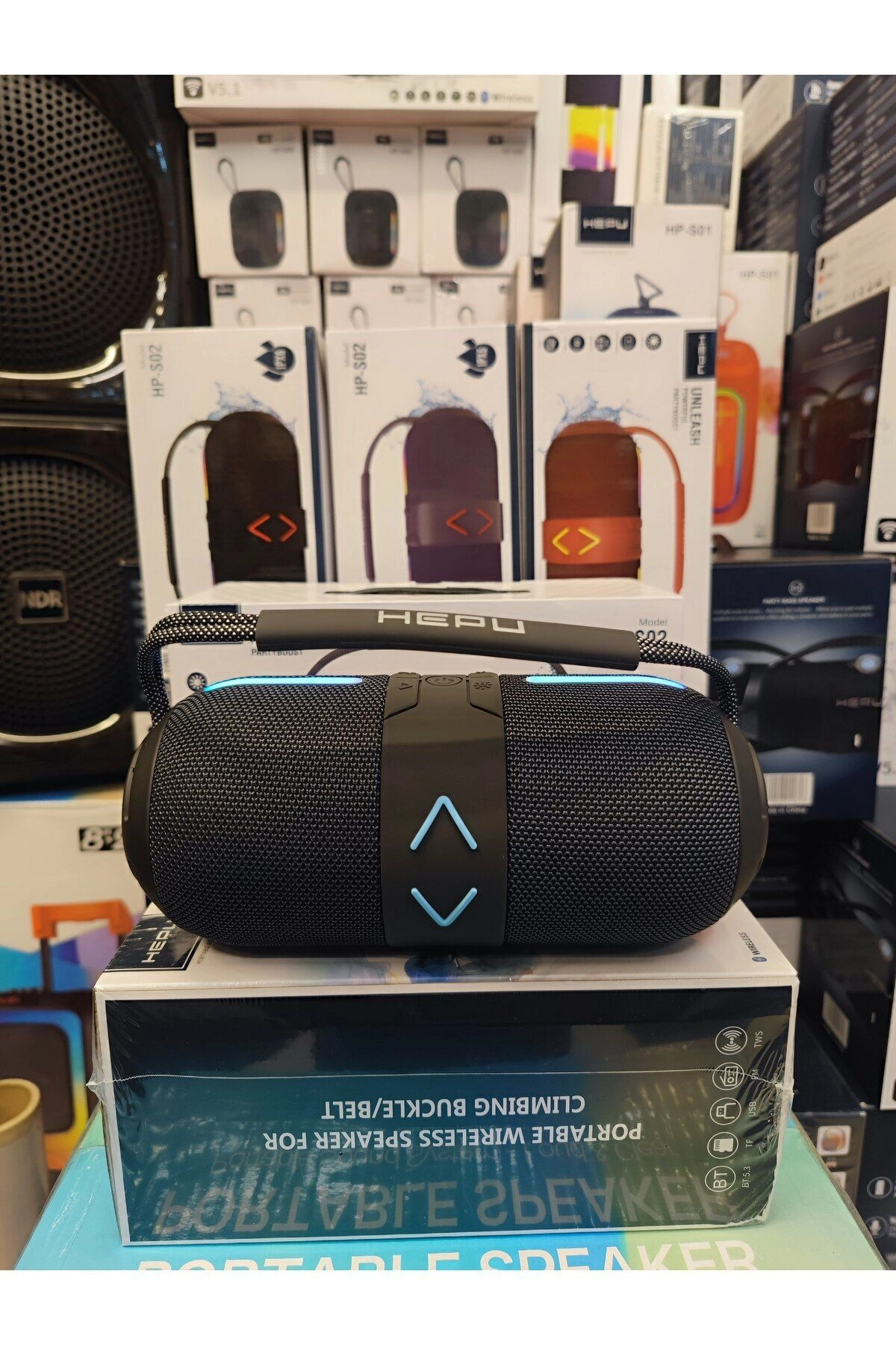 HP-S02 Taşınabili Şarjlı Bluetooth Hoparlör Rgb Usb Aux Tf 1500 Mah 15 w Rms
