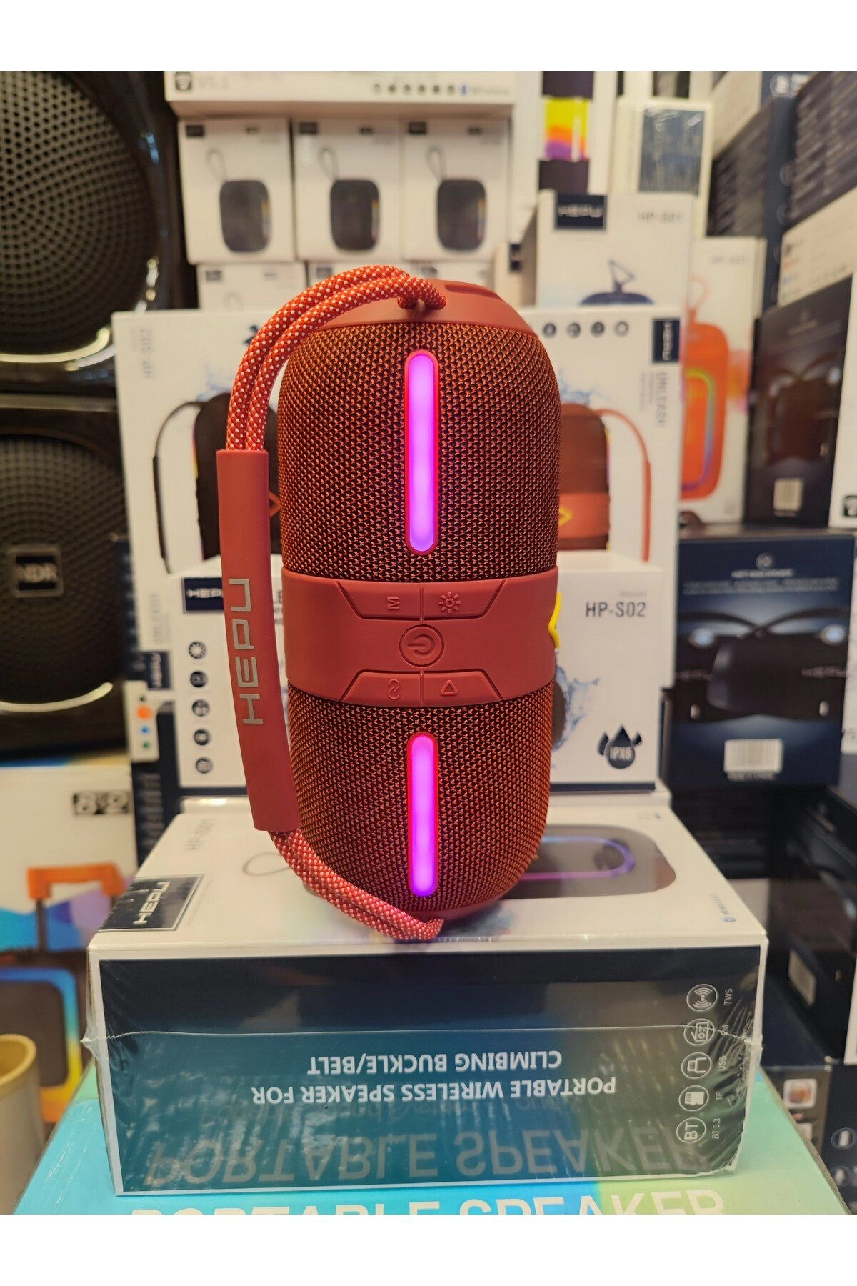 HP-S02 Taşınabili Şarjlı Bluetooth Hoparlör Rgb Usb Aux Tf 1500 Mah 15 w Rms