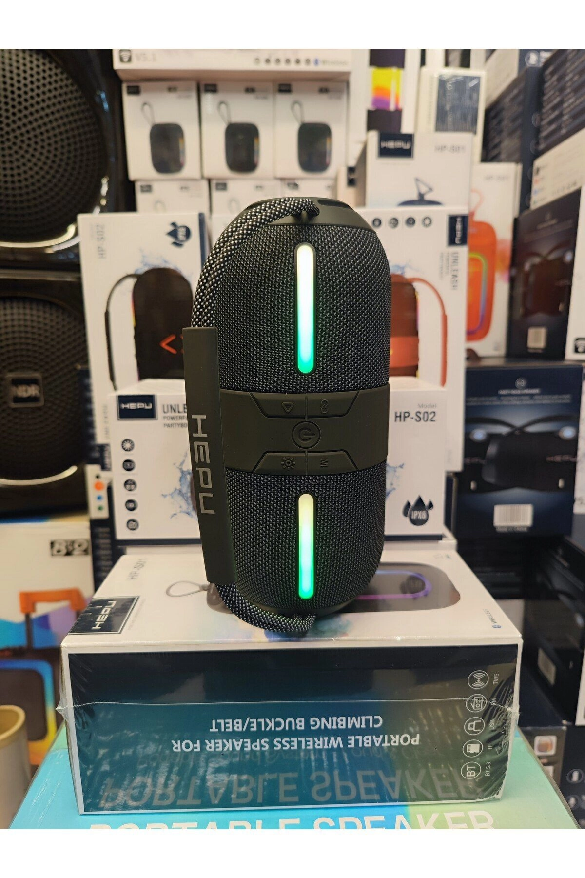 HP-S02 Taşınabili Şarjlı Bluetooth Hoparlör Rgb Usb Aux Tf 1500 Mah 15 w Rms
