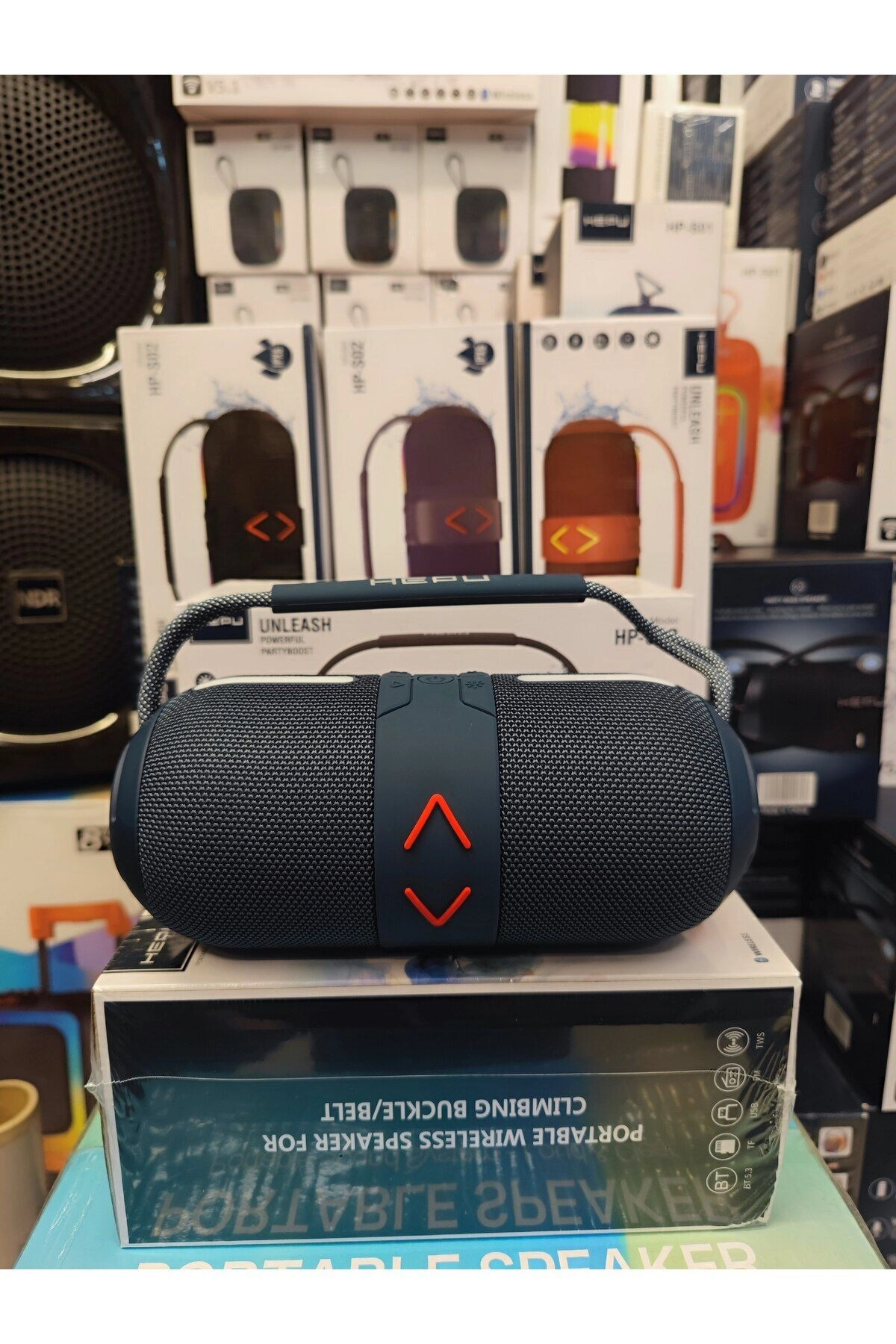 HP-S02 Taşınabili Şarjlı Bluetooth Hoparlör Rgb Usb Aux Tf 1500 Mah 15 w Rms